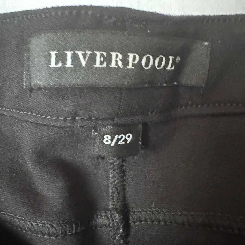 Liverpool Skinny Pants Women Size 8/29 Black Stretch Five Pocket Quiet Luxury